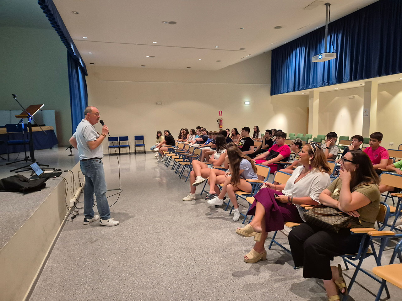 II Taller de poesía. El cancionero y la poesía actual